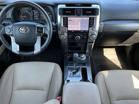 Used 2022 Toyota 4Runner SR5 Premium w/ Moonroof Package AWD/4WD image 15