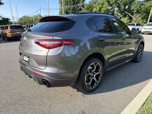 Used 2023 Alfa Romeo Stelvio Veloce AWD/4WD image 8