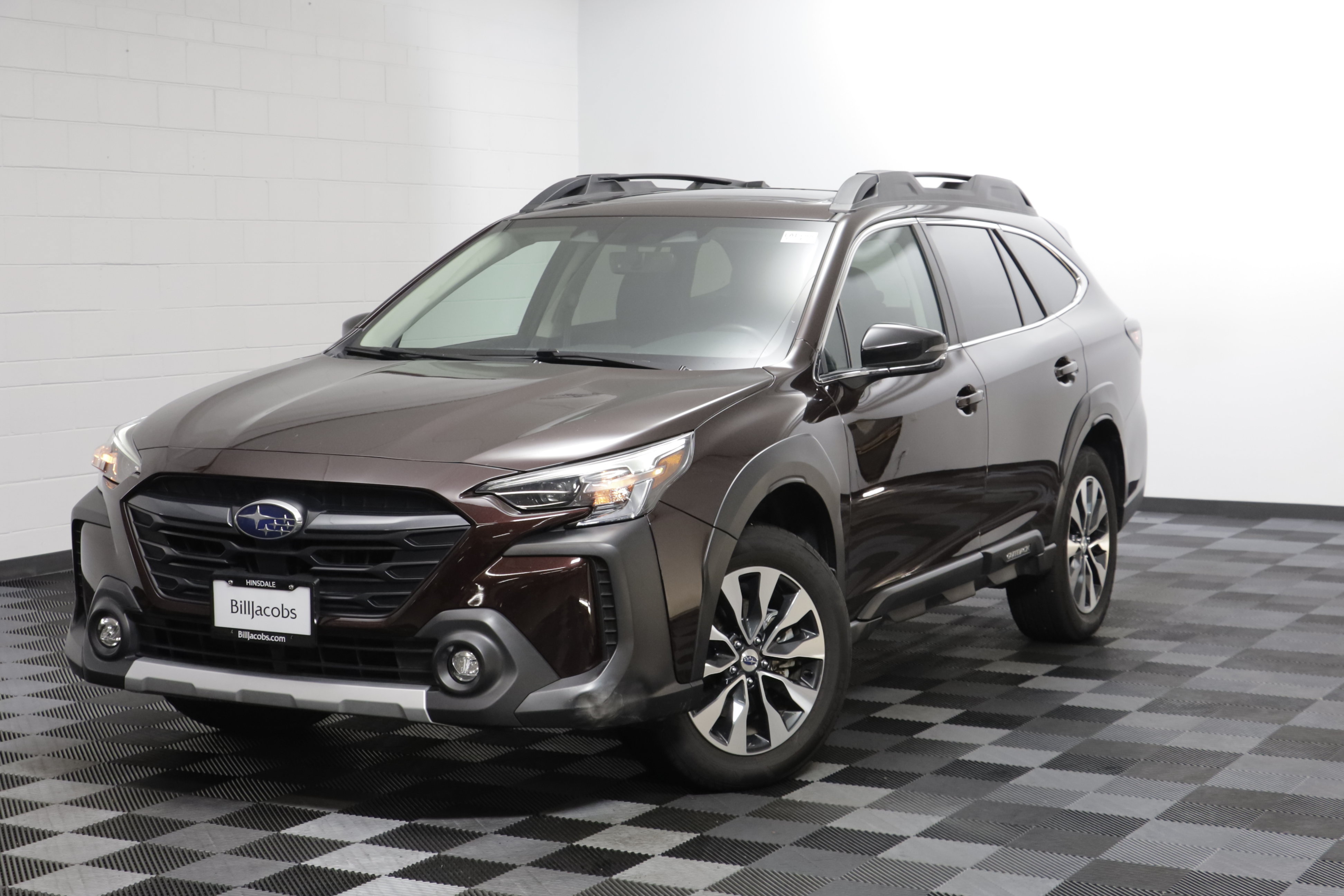 Used 2025 Subaru Outback Limited AWD/4WD image 1