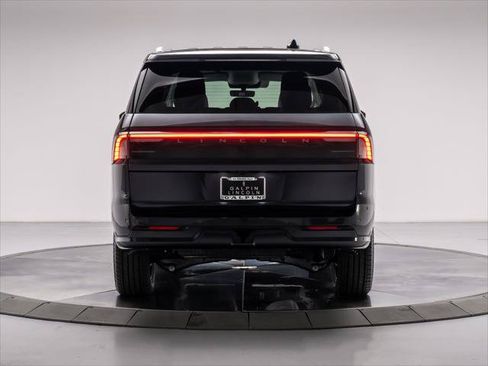 New 2026 Lincoln Navigator Premiere AWD/4WD image 4