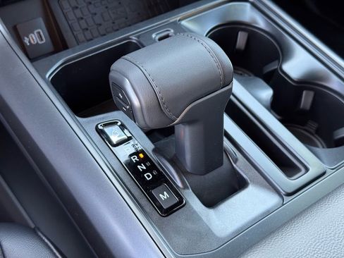 New 2025 Ford F150 Lariat w/ Equipment Group 502A High image 17