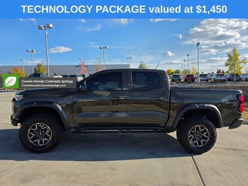 Used 2025 Chevrolet Colorado ZR2 w/ Technology Package image 4
