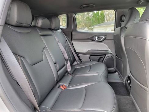 Certified 2024 Jeep Compass Latitude AWD/4WD image 23