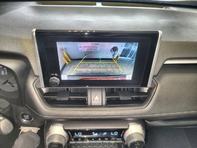 Used 2024 Toyota RAV4 XLE FWD image 17