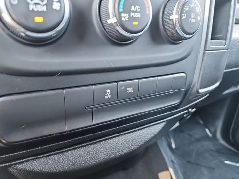 Used 2022 RAM 1500 Classic SLT RWD image 20