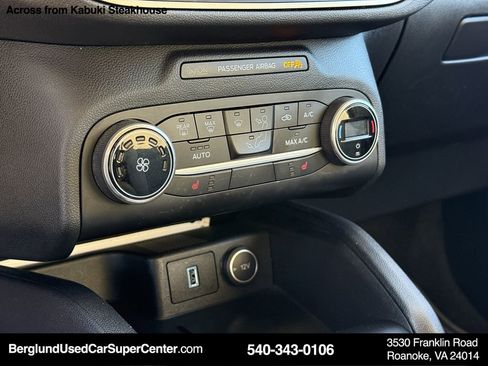 Used 2020 Ford Escape SE Sport image 25