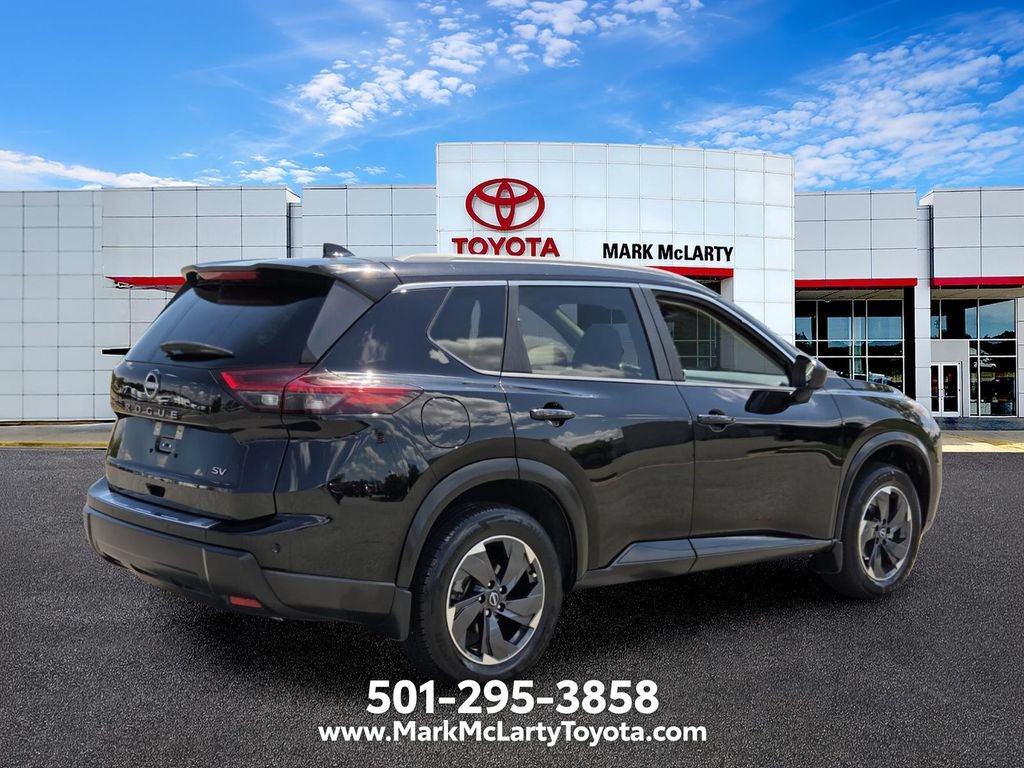 Used 2024 Nissan Rogue SV w/ SV Premium Package FWD image 5