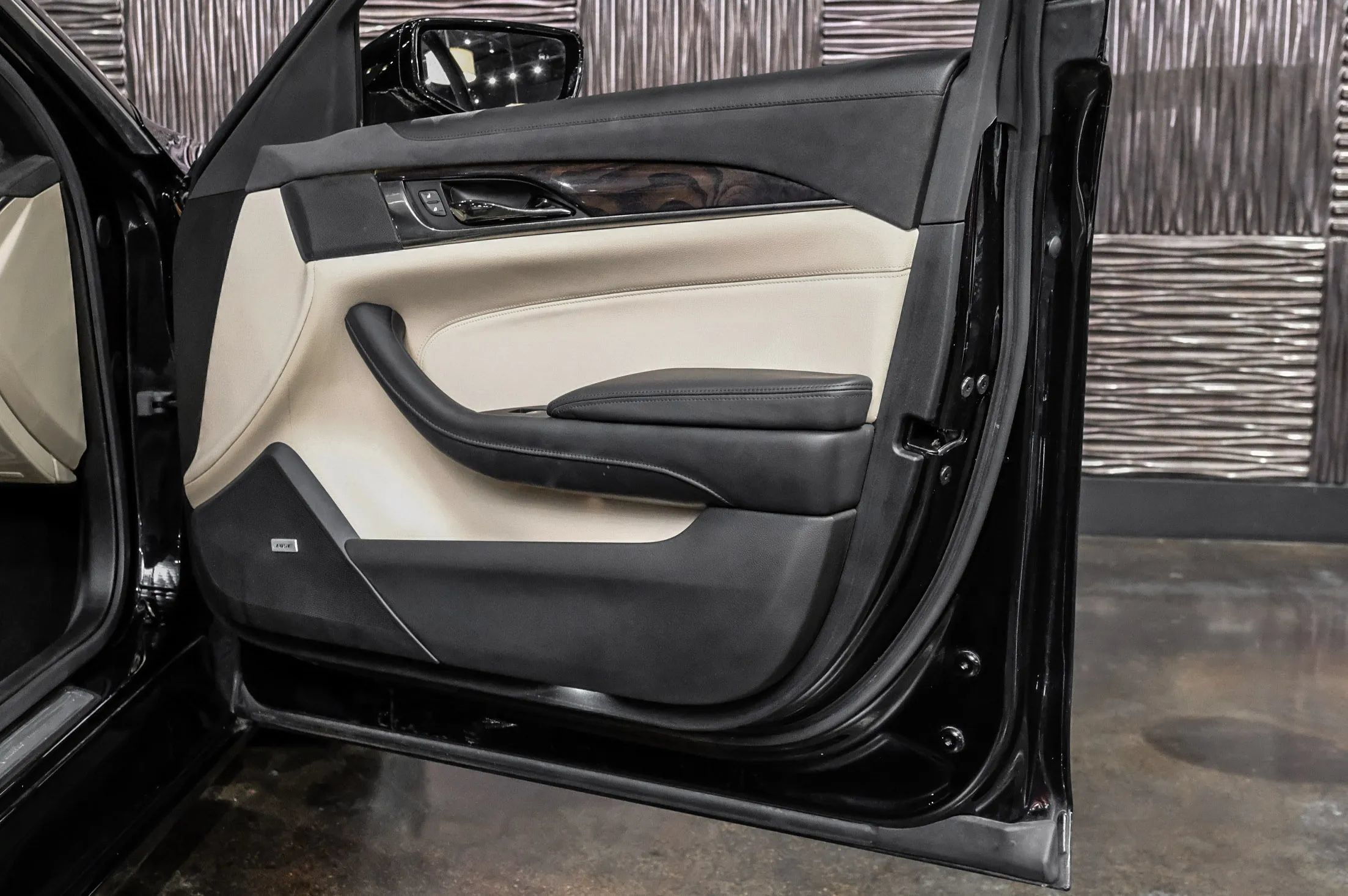 Used 2019 Cadillac CTS Luxury RWD image 47