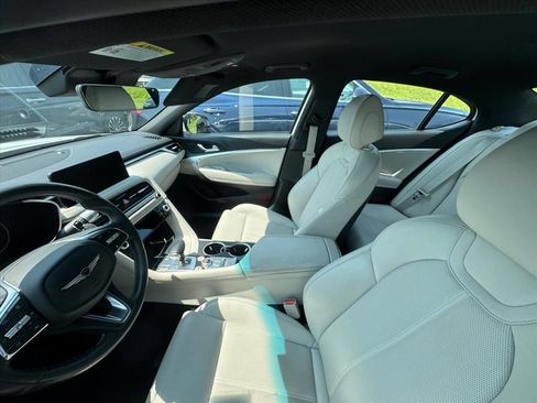 Used 2025 Genesis G70 2.5T AWD/4WD image 9