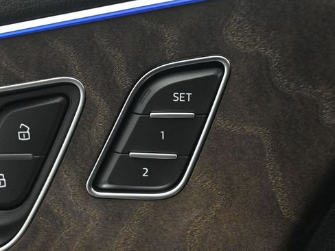 Used 2020 Audi Q8 Prestige w/ Prestige Package image 38