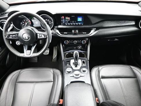 Used 2023 Alfa Romeo Stelvio Sprint image 13