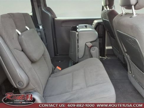 Used 2016 Dodge Grand Caravan SE FWD image 15
