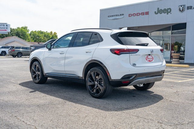 Used 2023 Buick Envision Essence w/ Sport Touring Package FWD image 3