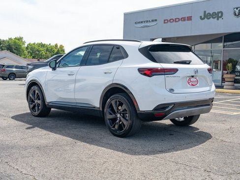 Used 2023 Buick Envision Essence w/ Sport Touring Package FWD image 3