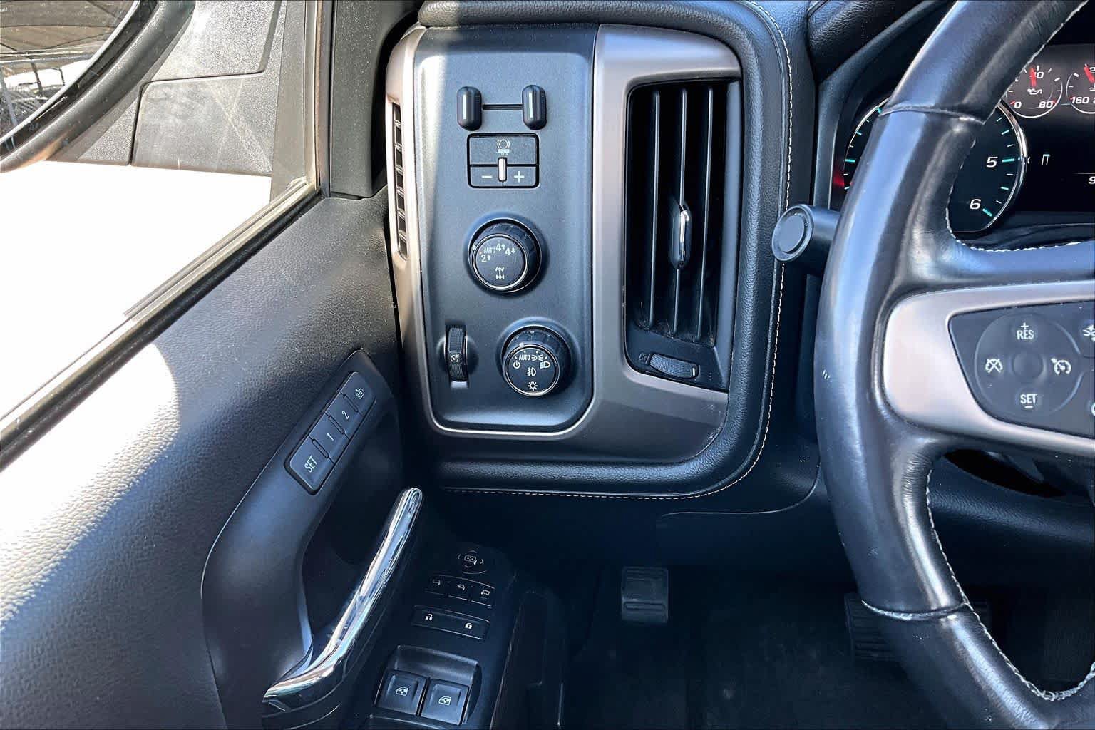 Used 2018 GMC Sierra 1500 Denali w/ Denali Ultimate Package AWD/4WD image 31