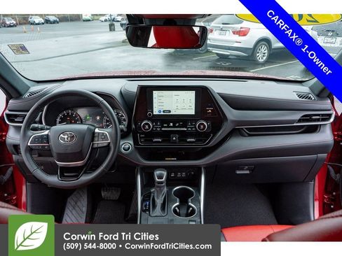Used 2024 Toyota Highlander XSE image 8