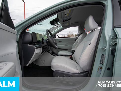 Used 2025 Hyundai Kona SEL image 12