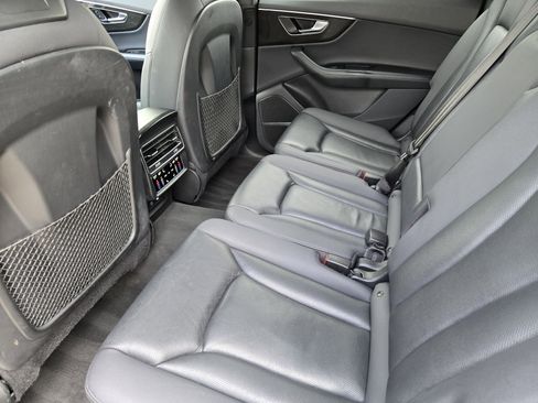 Used 2021 Audi Q7 3.0T Premium Plus image 30