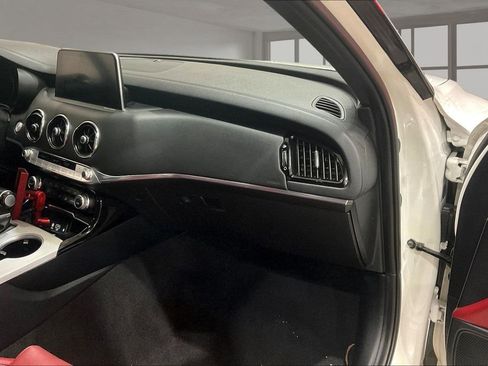 Used 2019 Kia Stinger GT1 image 17
