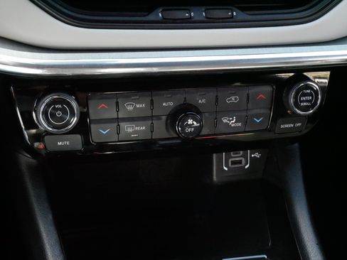 Used 2023 Jeep Compass Limited AWD/4WD image 23
