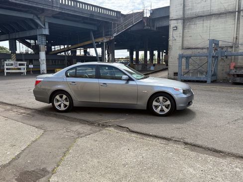 Used 2007 BMW 530xi Sedan AWD/4WD image 12