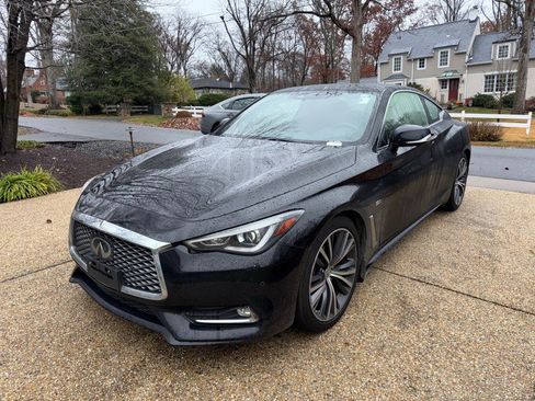 Used 2018 INFINITI Q60 3.0t Luxe w/ Sensory Package 3.0T Luxe image 3
