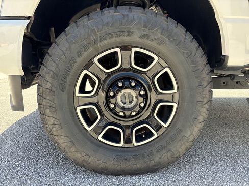 Certified 2025 Ford F250 Platinum AWD/4WD image 14