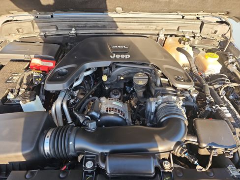 Used 2020 Jeep Wrangler Sport image 33