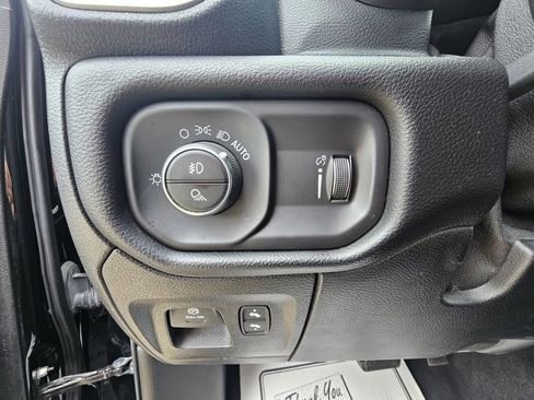 Used 2021 RAM 1500 Big Horn image 23