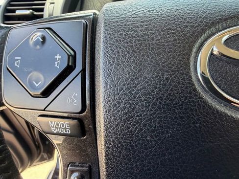 Used 2023 Toyota 4Runner TRD Off-Road Premium AWD/4WD image 18