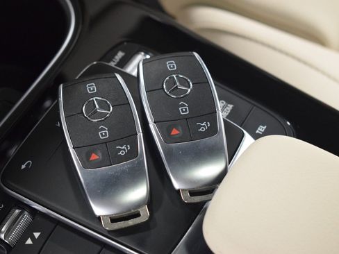 Used 2023 Mercedes-Benz CLA 250 4MATIC image 42