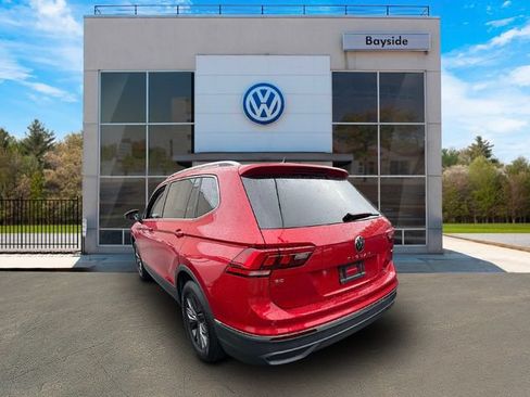 Certified 2024 Volkswagen Tiguan SE AWD/4WD image 5