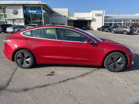 Used 2018 Tesla Model 3 image 2