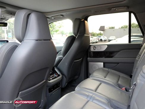Used 2018 Lincoln Navigator Reserve w/ Technology Package AWD/4WD image 27