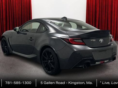 Used 2022 Toyota GR86 Premium RWD image 7