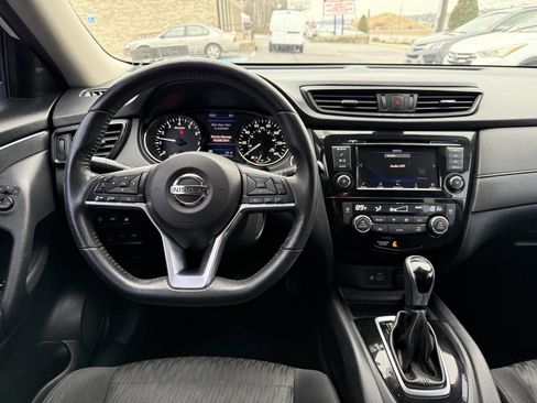 Used 2019 Nissan Rogue SV image 25