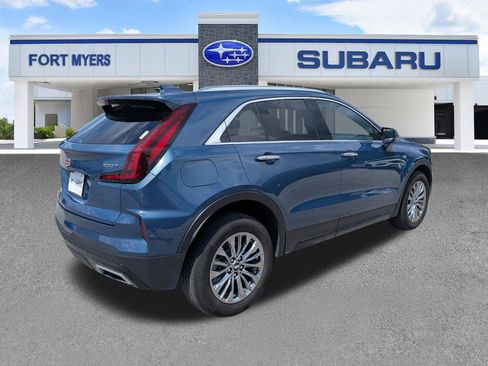 Used 2025 Cadillac XT4 Premium Luxury FWD image 4