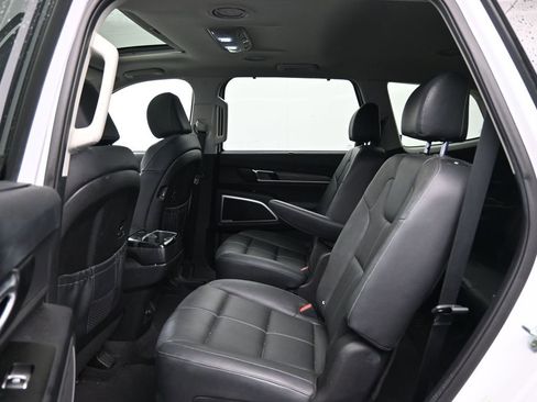 Used 2022 Kia Telluride EX w/ EX Premium Package image 17