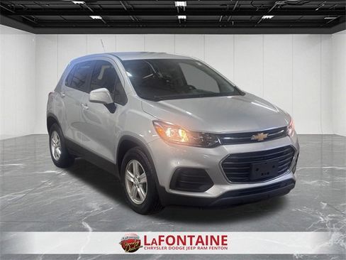Used 2020 Chevrolet Trax LS w/ Tint and Cruise Package image 7