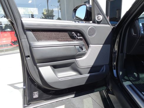 Used 2018 Land Rover Range Rover Long Wheelbase Autobiography AWD/4WD image 12