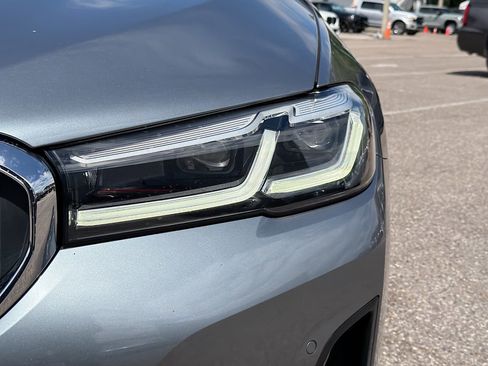 Used 2021 BMW 540i w/ Premium Package image 9