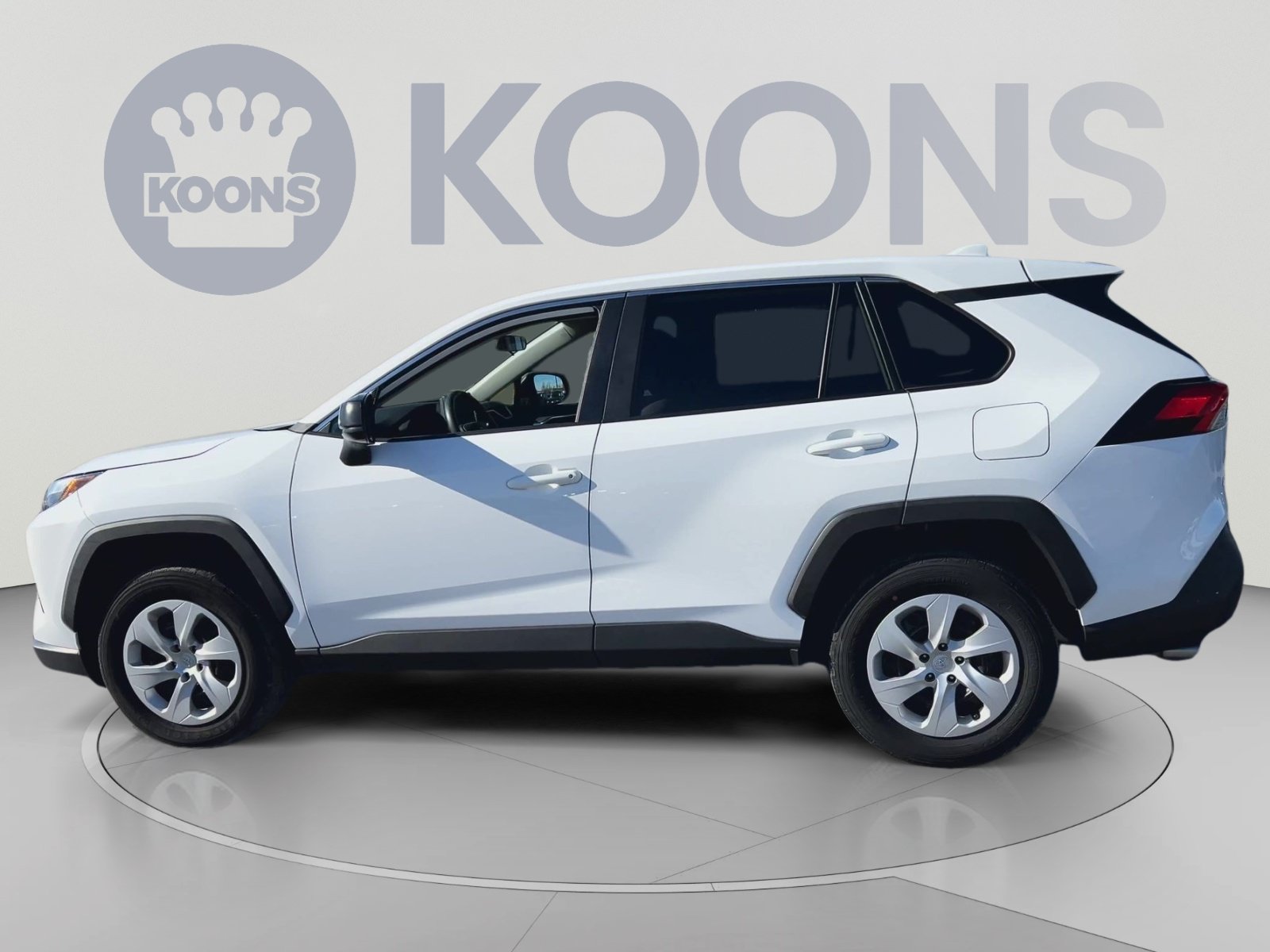 Used 2024 Toyota RAV4 LE FWD image 8
