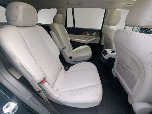 Used 2022 Mercedes-Benz GLS 450 4MATIC image 11