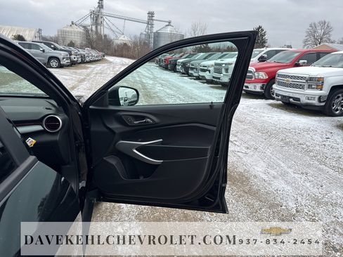 Used 2025 Chevrolet Trax RS w/ Driver Confidence Package image 34