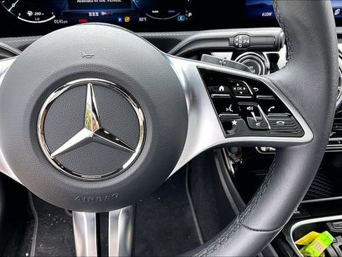 Used 2025 Mercedes-Benz CLA 250 image 11