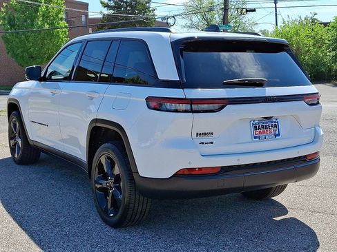 Certified 2023 Jeep Grand Cherokee Altitude image 4