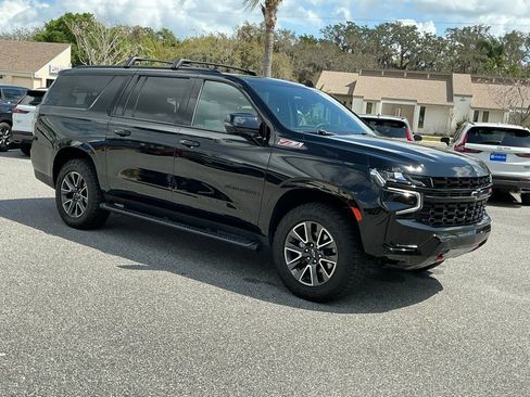 Used 2023 Chevrolet Suburban Z71 w/ Luxury Package image 8