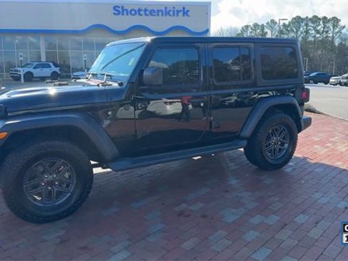 Used 2024 Jeep Wrangler Sport S image 7