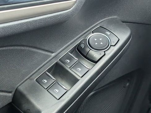 Used 2022 Ford Escape SEL w/ Technology Package image 11