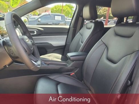 Used 2024 Jeep Compass Latitude AWD/4WD image 8